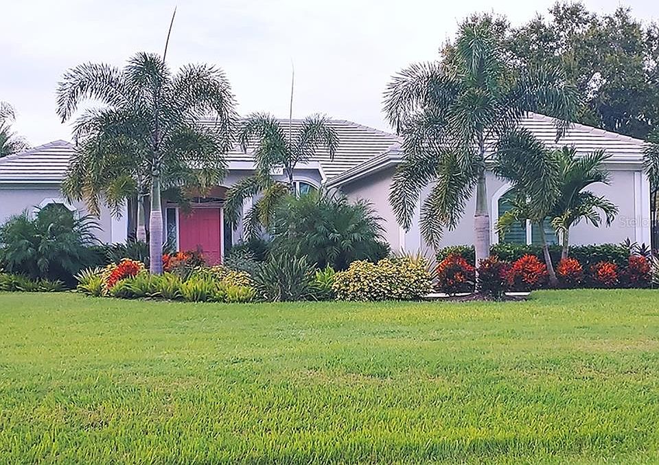 2nd image of 903 Mac Ewen Dr