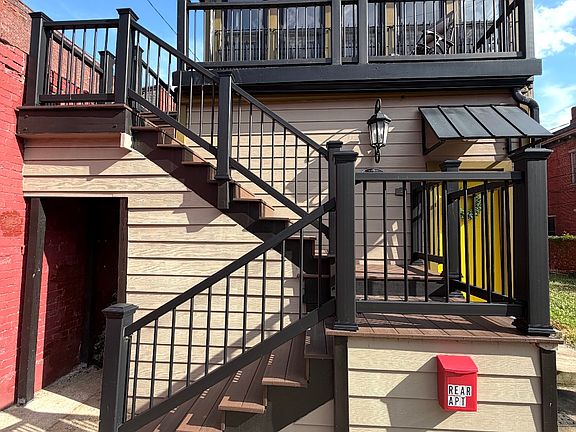 2nd image of 512 W North Ave #2