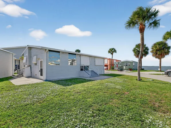 217 NETTLES Boulevard, Jensen Beach, FL 34957