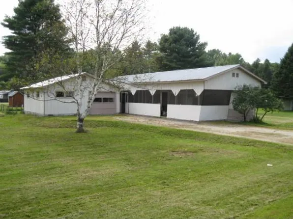 93 Ingalls Ln, Lyndonville, VT 05851