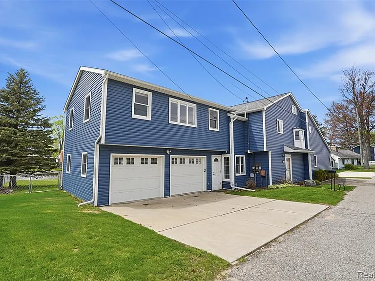 2299 Kingston St — Photo 36