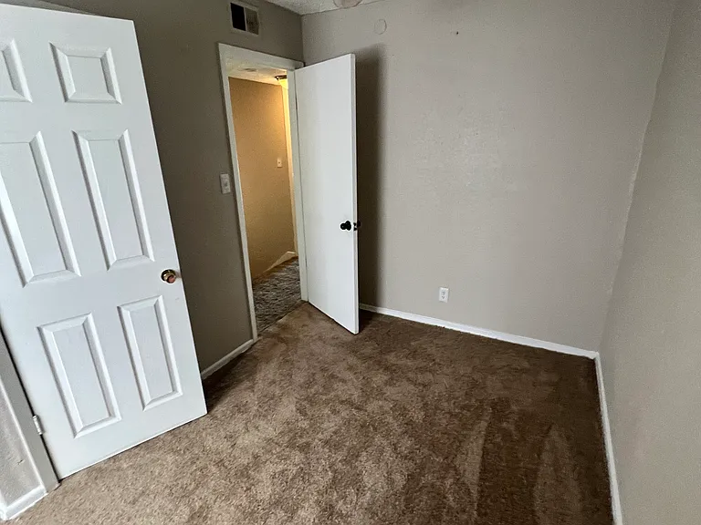 1300 Churing Dr — Photo 8
