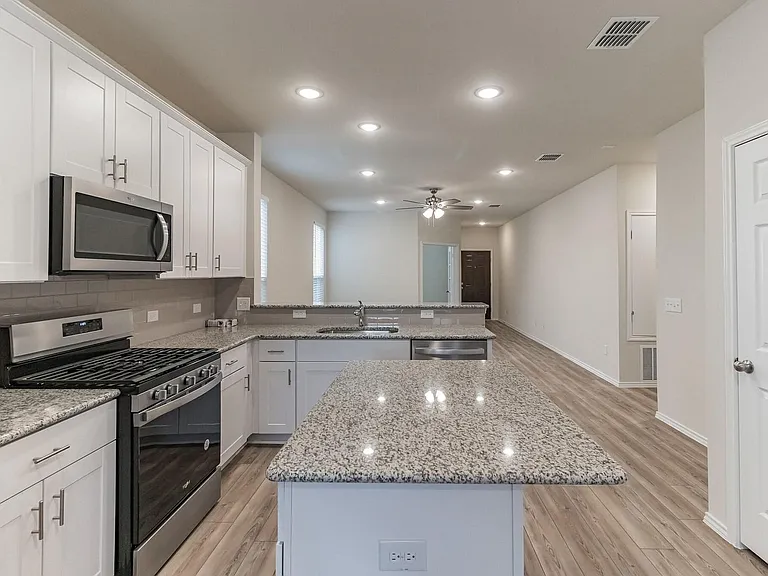 804 Cormorant St — Photo 12