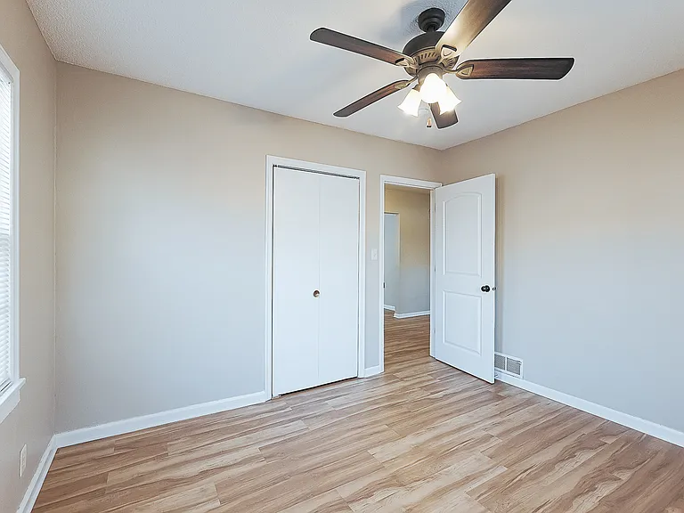 3426 Starr St #B — Photo 15