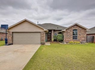 109 W Etowah Rd, Noble, OK 73068