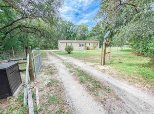 2270 SW Newark Dr, Fort White, FL 32038