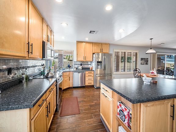 3rd image of 5049 W Vogel Ave