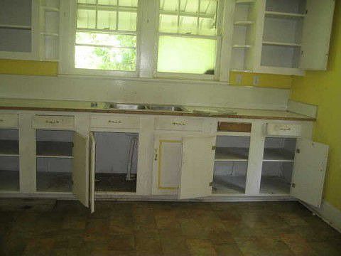 2nd image of 833 Turley Ave