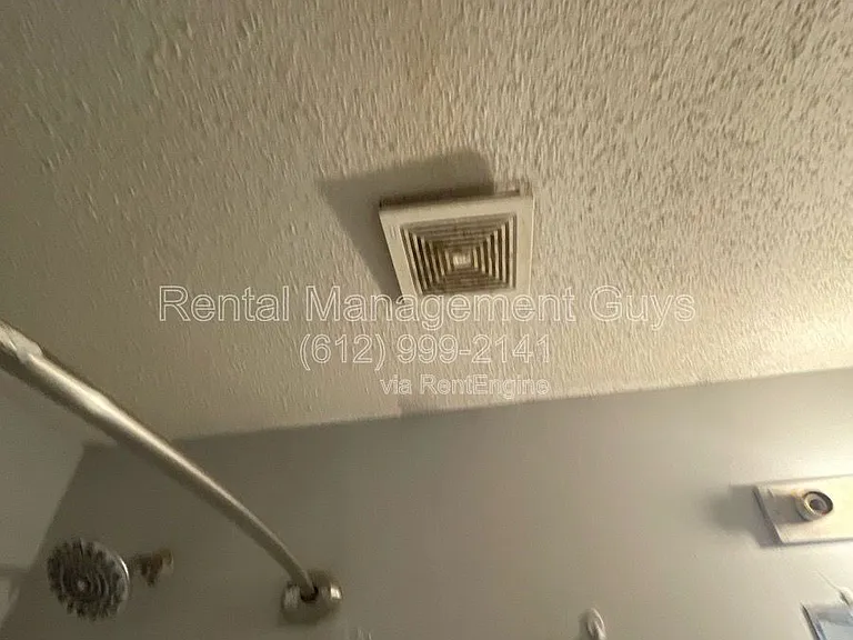 2931 Bryant Ave N #2 — Photo 15