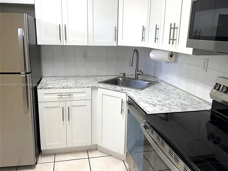 9440 Fontainebleau Blvd #406 — Photo 4