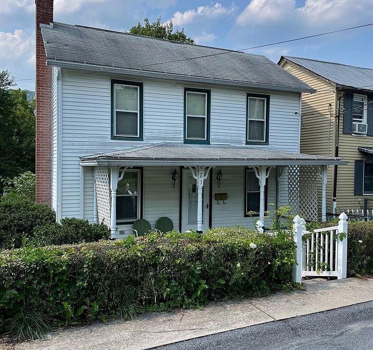 1st image of 921 Halfmoon St