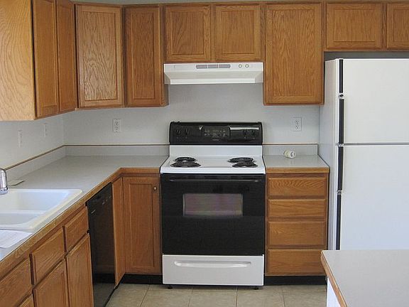 3rd image of 402 21st Ave W