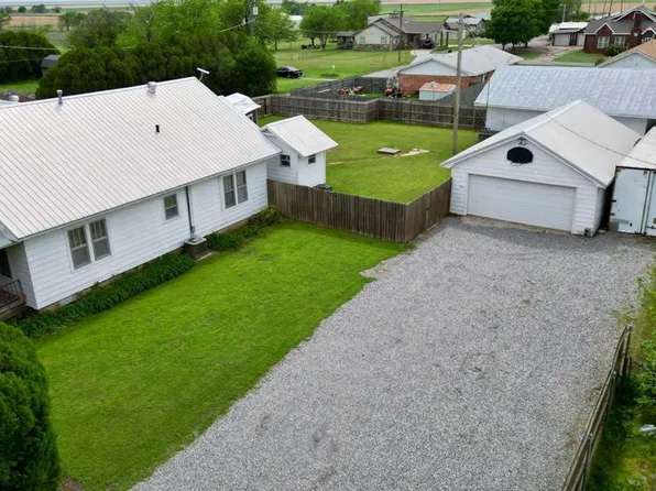 221 S East St, Martha, OK 73556