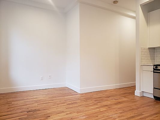 4th image of 391 Convent Ave APT 3