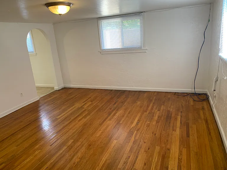 325 Gooding St N #1 — Photo 2