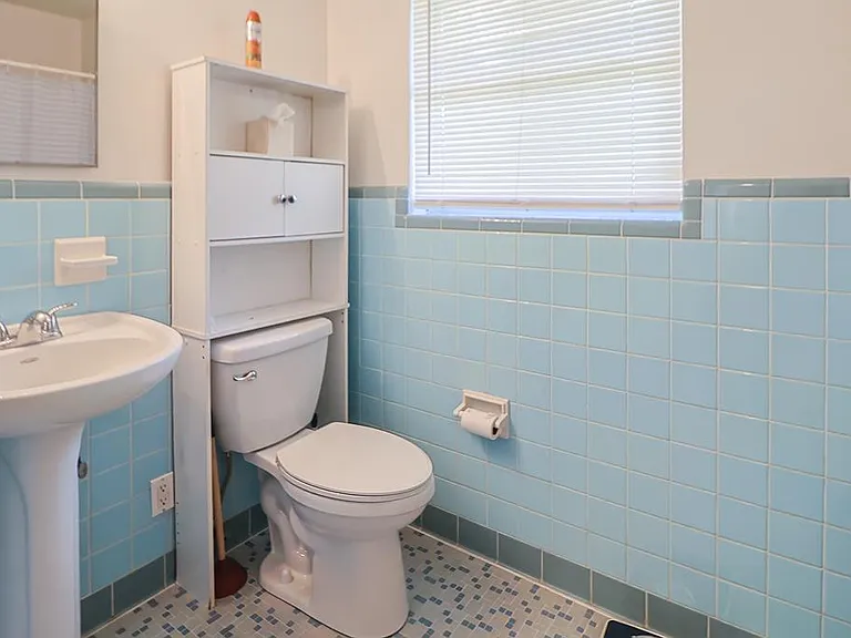 10 Barcelona Ave — Photo 24