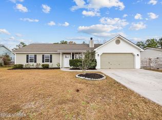 205 Parnell Rd, Hubert, NC 28539