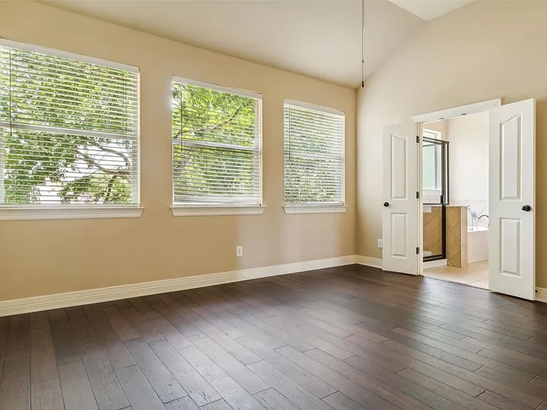 15528 Interlachen Dr — Photo 11