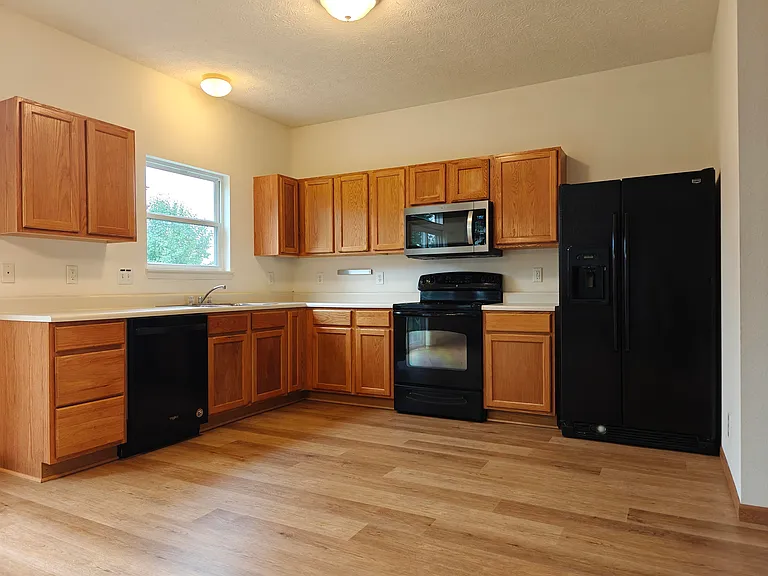 3063 Goddard Ct — Photo 16