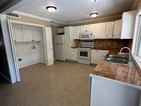 2nd image of 2630 Ashglen Dr