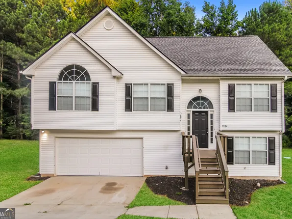 3894 Fieldway Rd, Rex, GA 30273