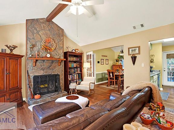 5th image of 101 Cambridge Dr