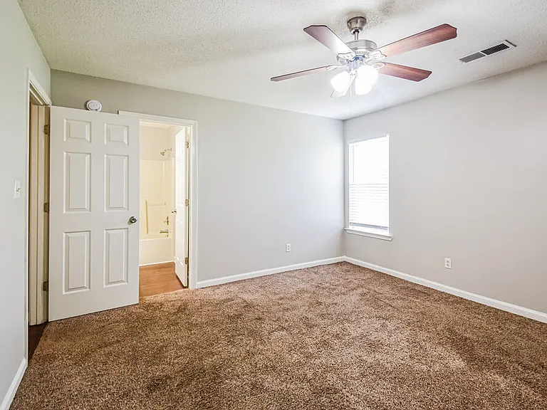 4506 Shadow Hollow Dr — Photo 9