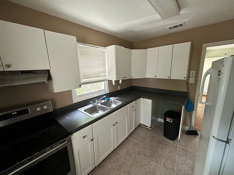 415 Canna Dr — Photo 6