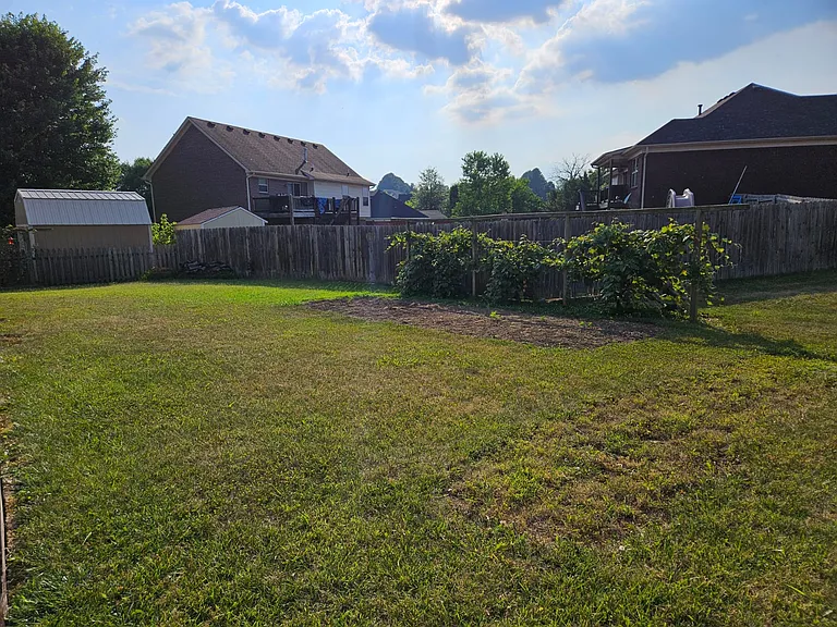 403 Persimmon Dr — Photo 17