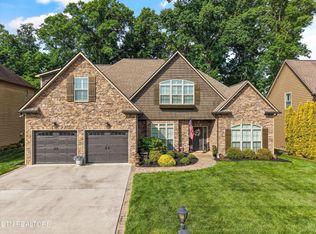 1155 Front Royal Ln, Knoxville, TN 37922