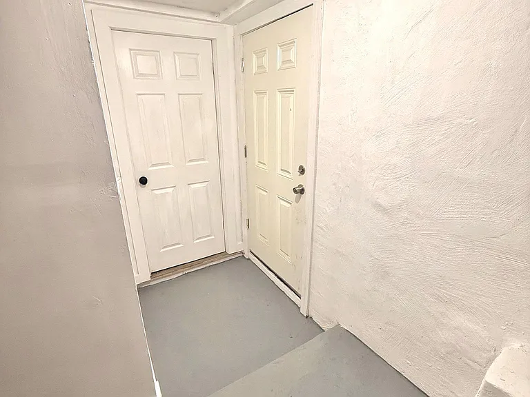 119 Whitely Ter — Photo 17