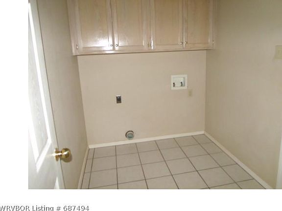 2nd image of 2717 Elfen Glen St