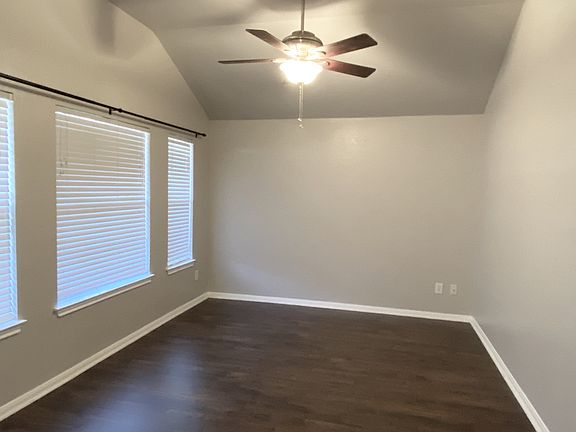 4th image of 1405 Melissa Oaks Ln