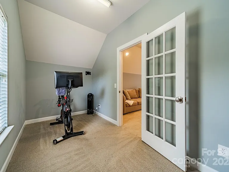 424 Ranelagh Dr — Photo 11