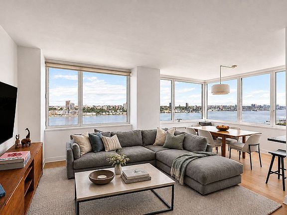 5th image of 100 Riverside Blvd APT 25B