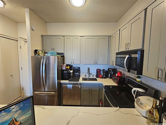 5th image of 411 Hobron Ln APT 3907