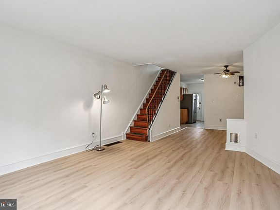 4th image of 1547 S Myrtlewood St