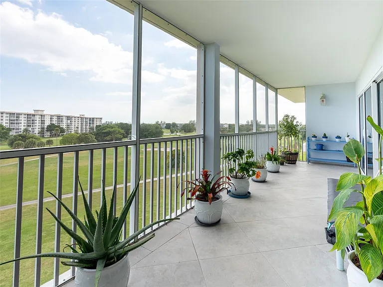 2850 N Palm Aire Dr #601 — Photo 7