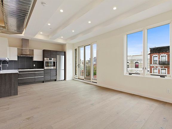 2nd image of PENTHOUSE B 67th Ave