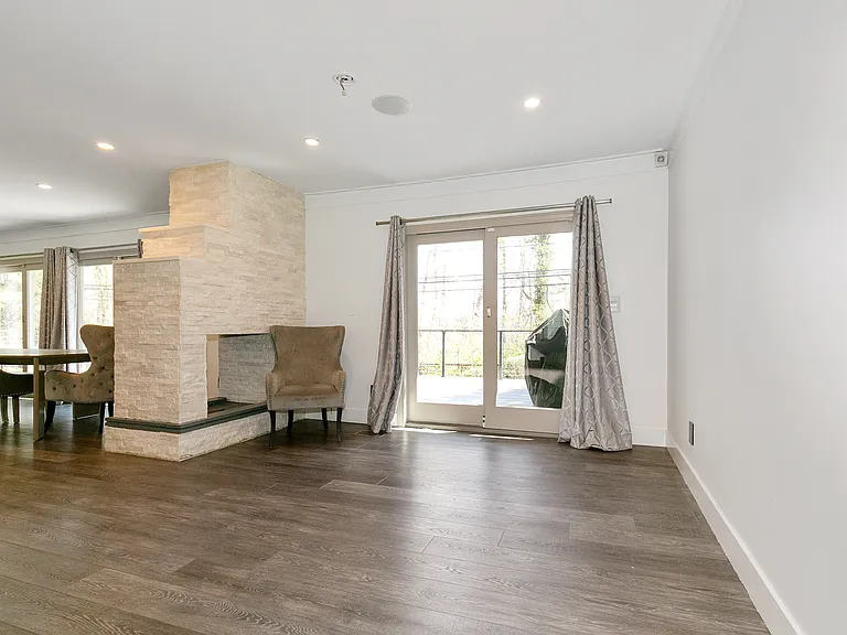 22 Olive St — Photo 8