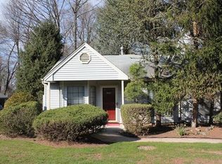 2001 Timber Oaks Rd, Edison, NJ 08820