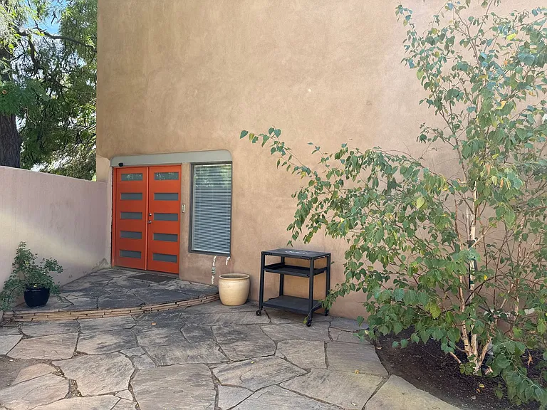 814 SE Cir NW — Photo 3