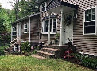 66 Cedar St, Sturbridge, MA 01566