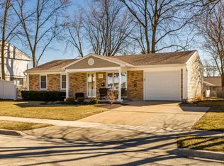 345 Hickory Ave, Romeoville, IL 60446