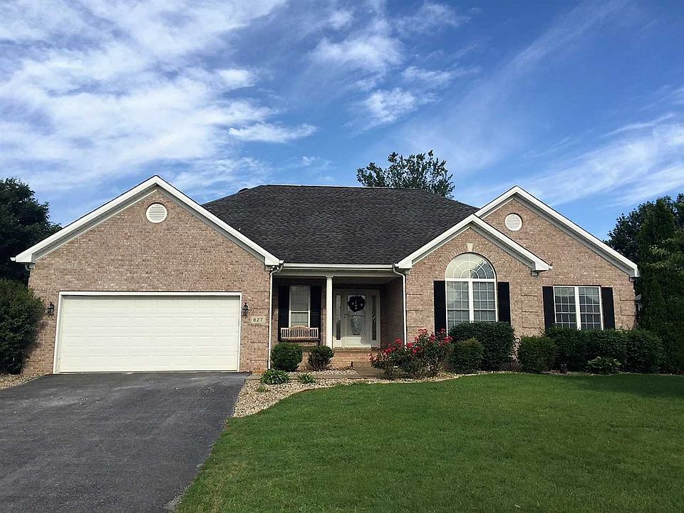 1st image of 827 Memorial Cir