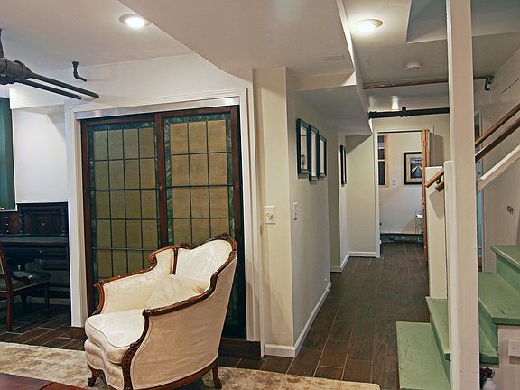 5th image of 2822 Humboldt Ave S