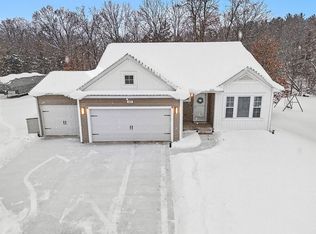 1401 Springview Ct, Middleville, MI 49333