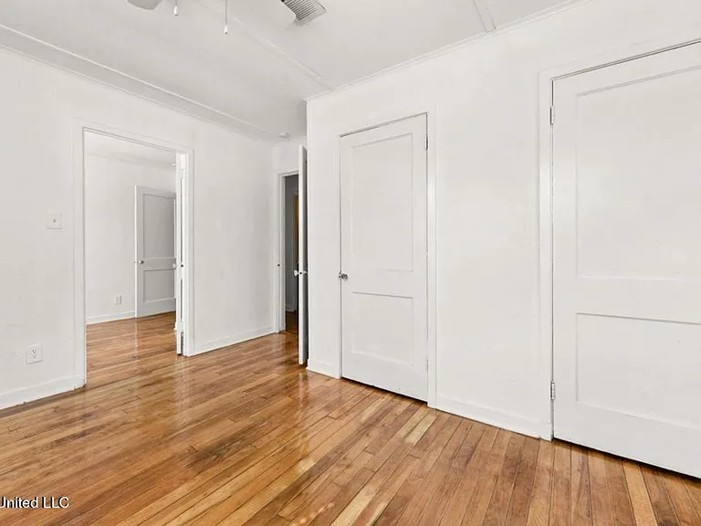 1076 Cherokee St — Photo 15