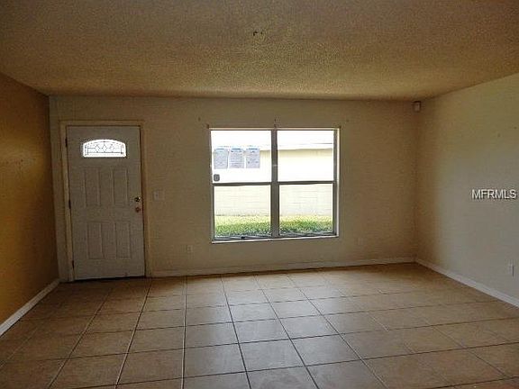 4th image of 9 W Country Cove Way