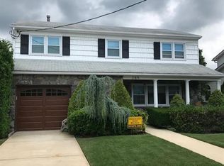 289 Park St, Staten Island, NY 10306